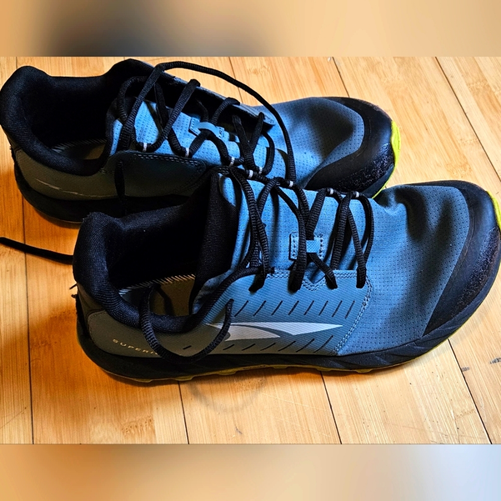 Altra Men's size 11.5 Superior Running shoes